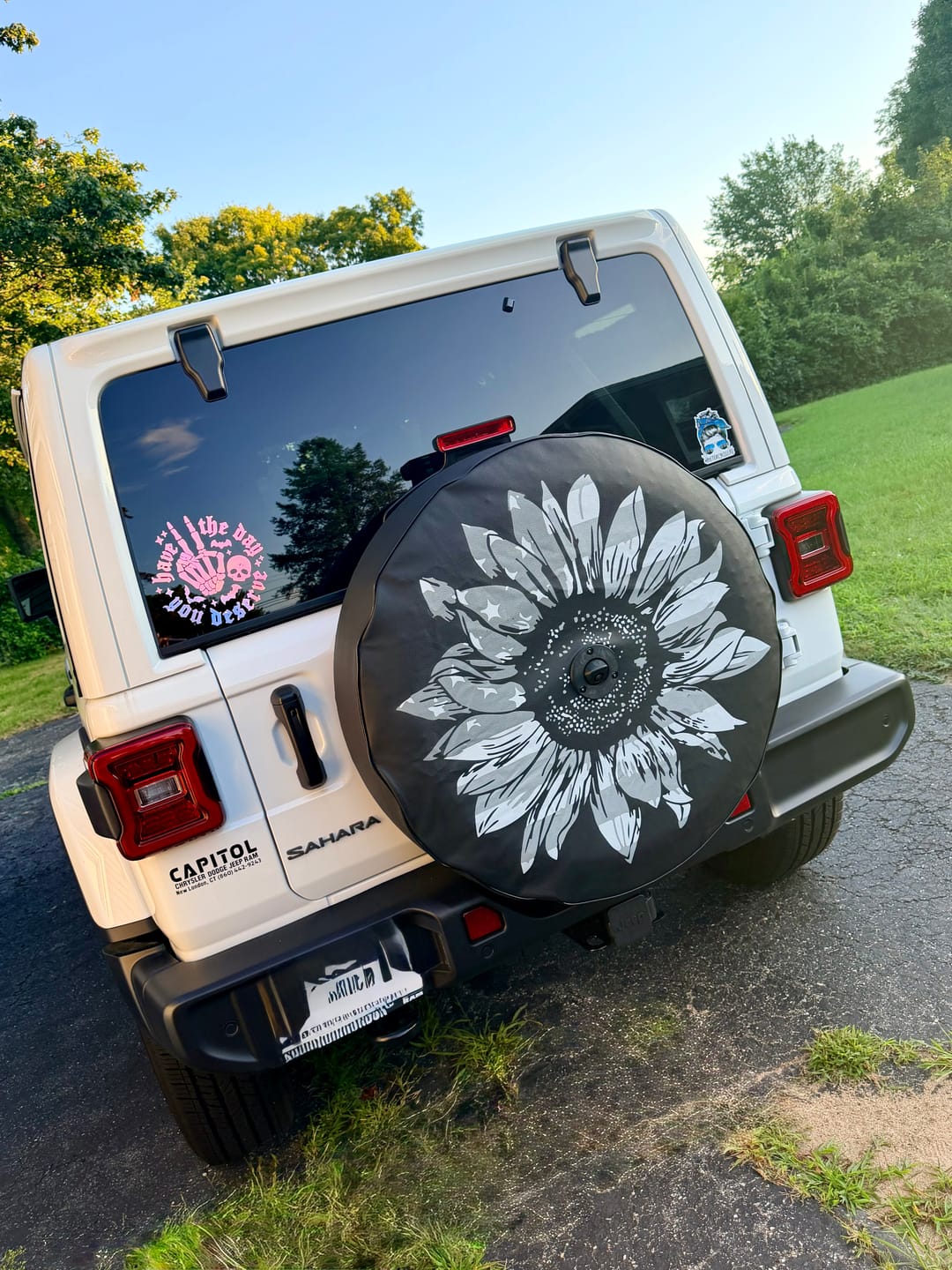 Customer photo review of Jeep B&W Sunflower Flag Tire Cover