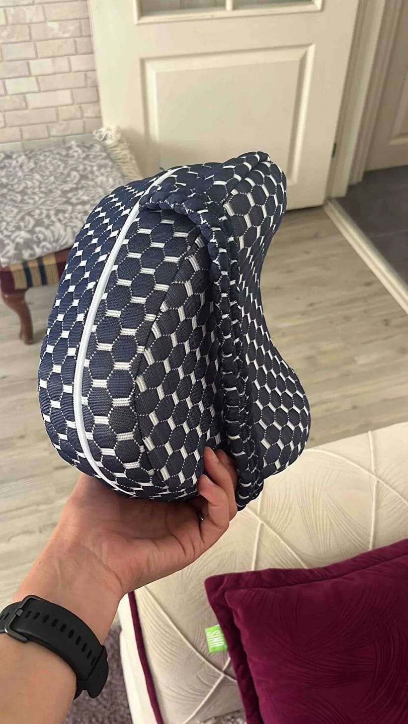 Customer photo review of Pillowen Ortopedik Bacak Arası Yastığı — Yan Yatış Destek Minderi