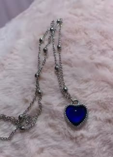 Customer photo review of Collar Corazón Cambia Color