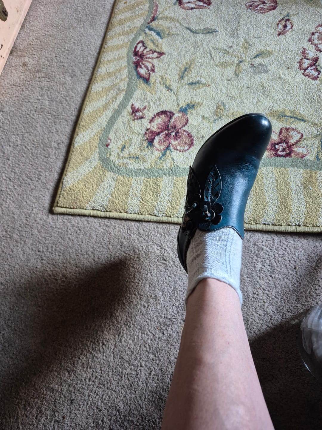 Customer photo review of Retro Handmade Floral Leather Low-Heel Pumps
