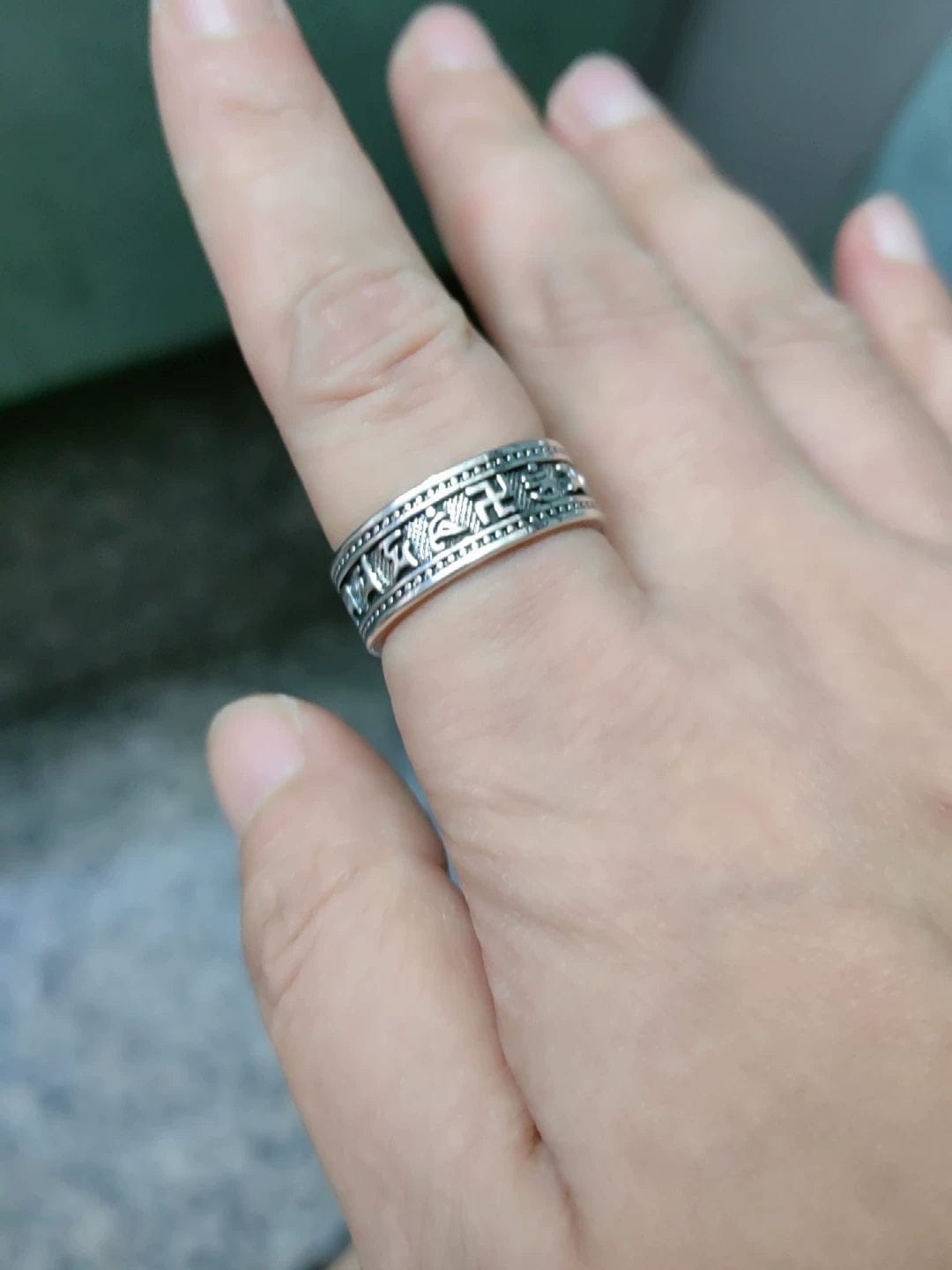Customer photo review of FuAttract Good Fortune & Harmony Om Mani Mantra Engraved Rotating Ring