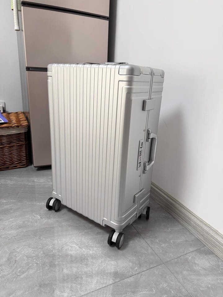 Customer photo review of Captain Full Aluminum Carry-On