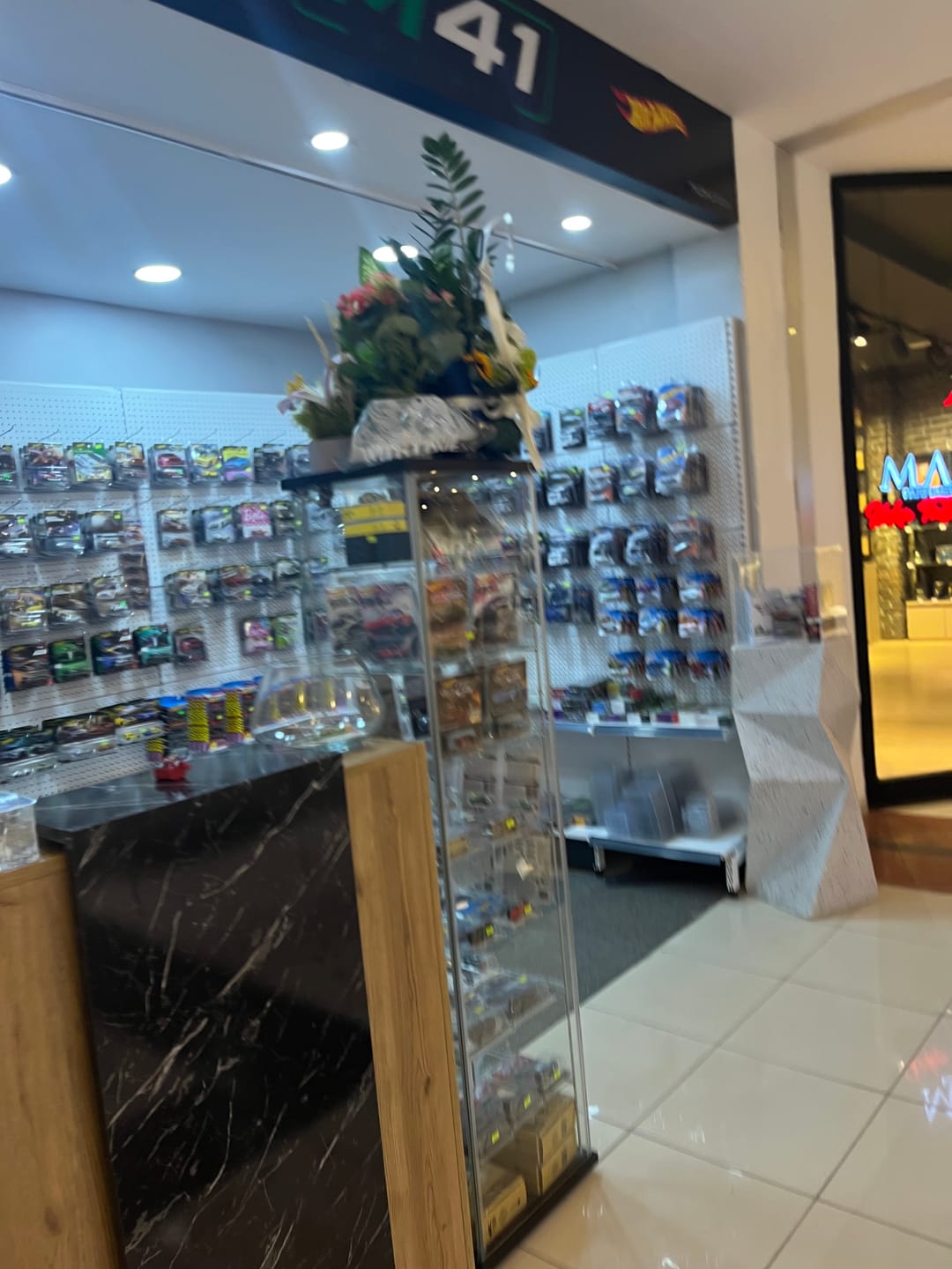 Customer photo review of Rani MA101 Karşılama Bankosu Led Işıklı Çekmeceli Banko Sepet Ceviz - Mermer Desen