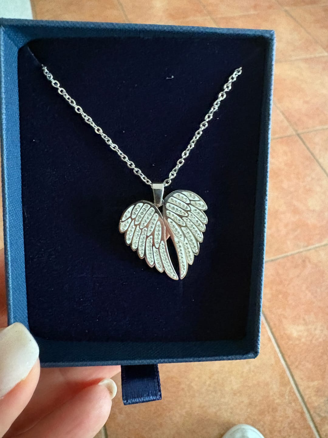 Customer photo review of Collana Angelo Mio Con Foto Personalizzata