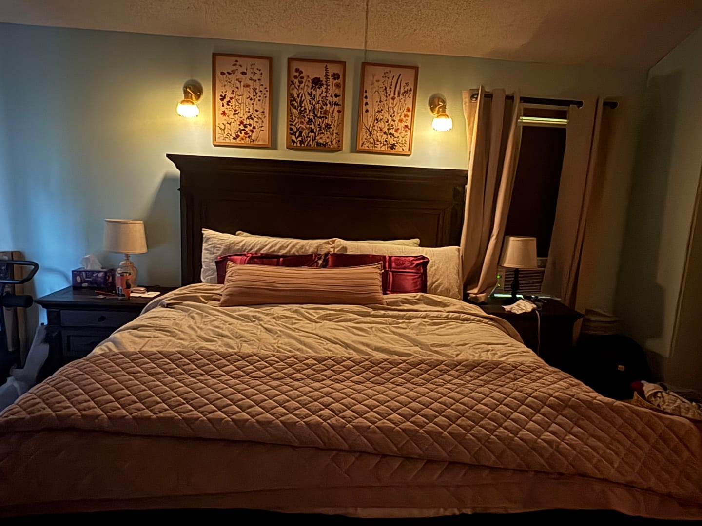Customer photo review of 25 Momme 100% Pure Mulberry Silk Pillowcase