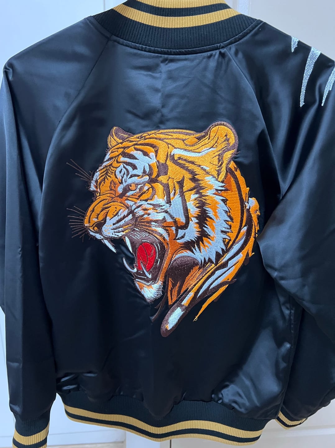 Customer photo review of Roaring Tiger Sukajan Souvenir Jacket