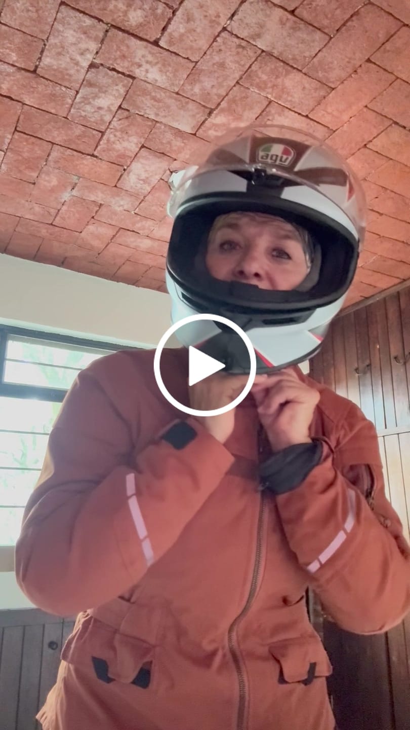 Customer video review of Bluetooth Moto Earbuds