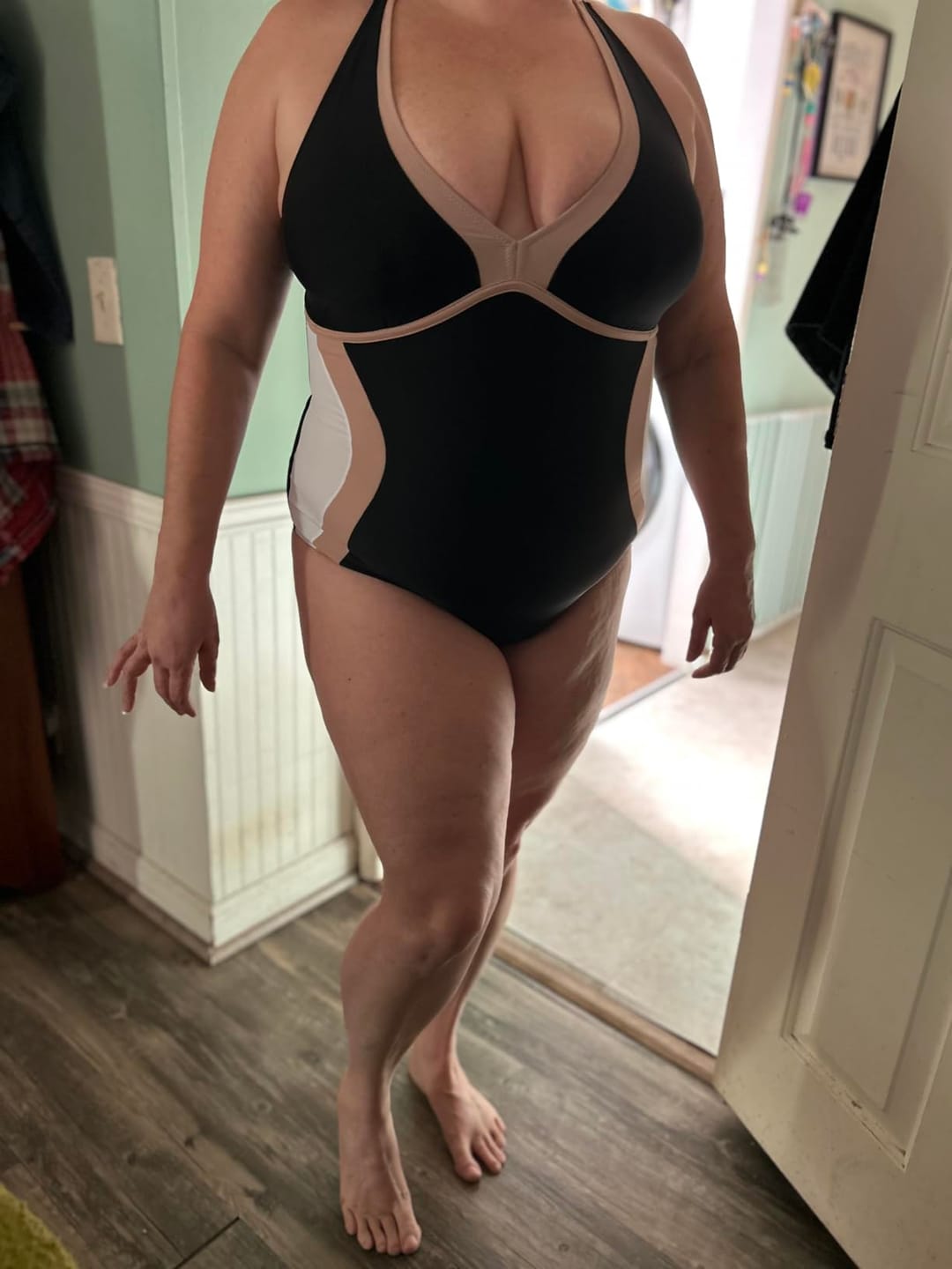 Customer photo review of Emoswimsuit - Women's One Piece Swimsuit Slimming Tummy Control Bathing Suit