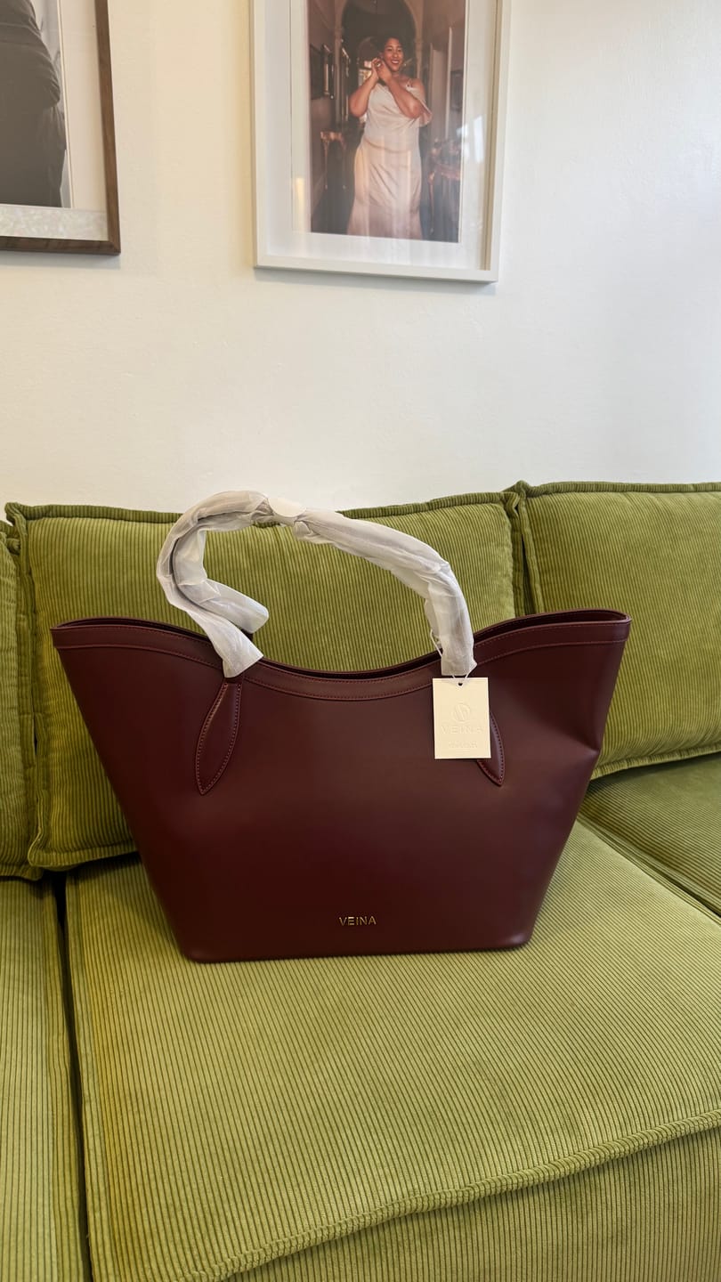 Customer photo review of The Nia tote bag