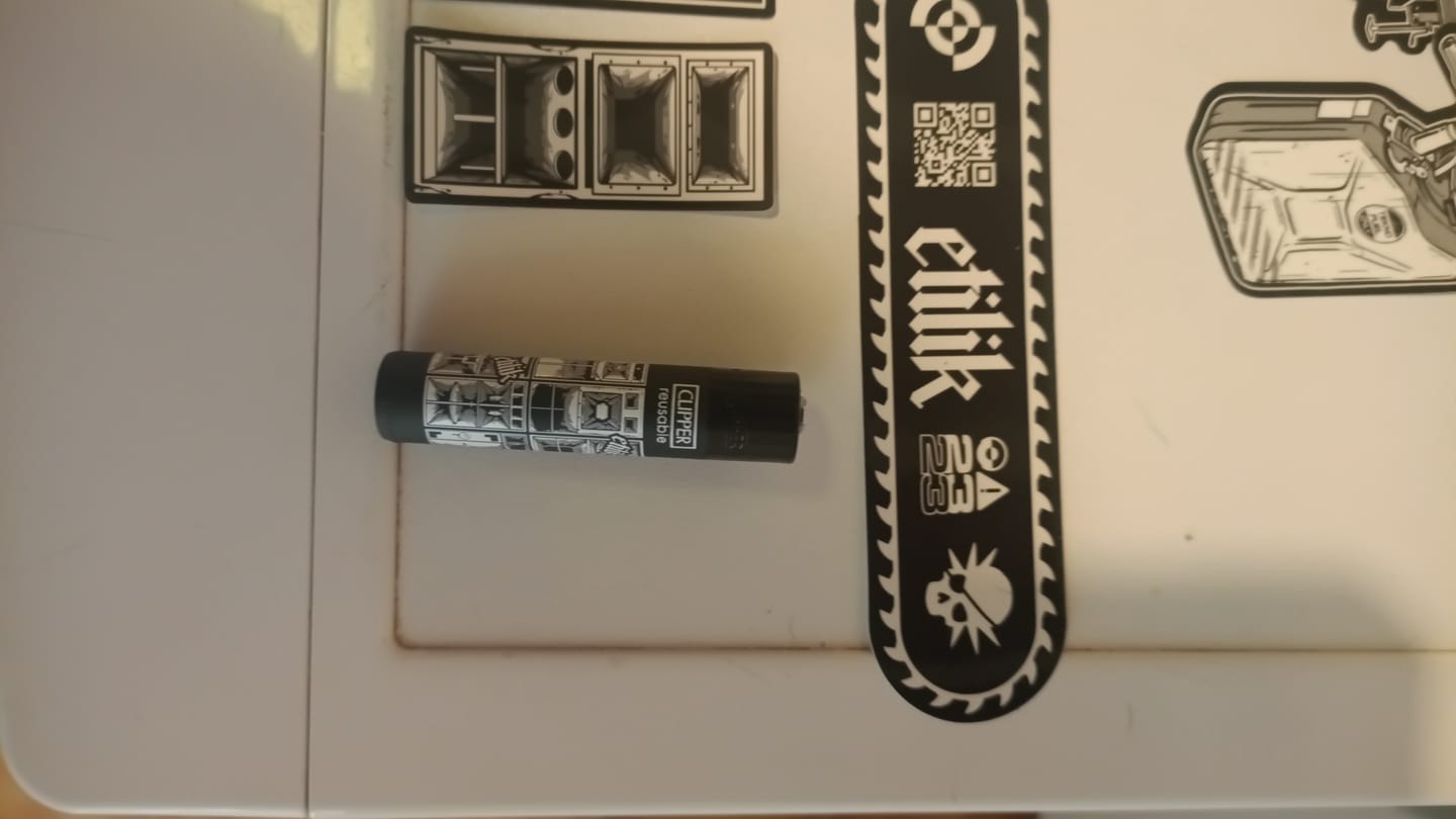 Customer photo review of Choose Your Weapon - Clipper