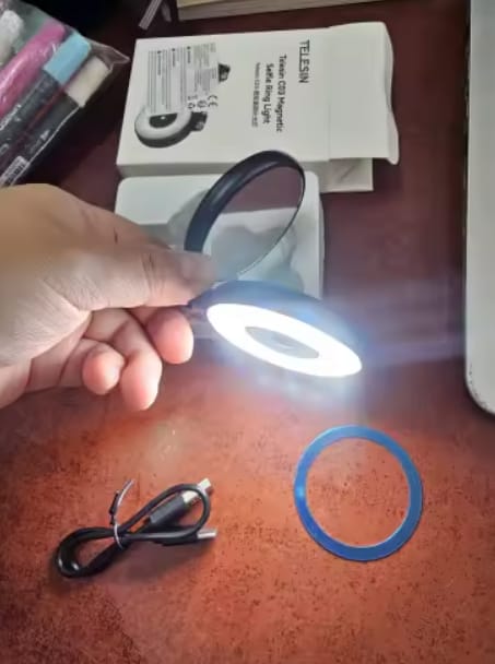 Customer photo review of LUMÉA™- Lampe magnétique pour téléphone 3 en 1
