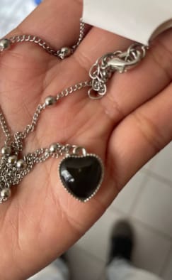 Customer photo review of Collar Corazón Cambia Color