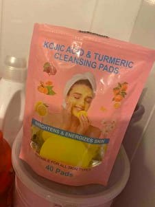Customer photo review of Vivamu™ Kojik Asit & Zerdeçal Yüz Temizleme Pedi – 40 Adet