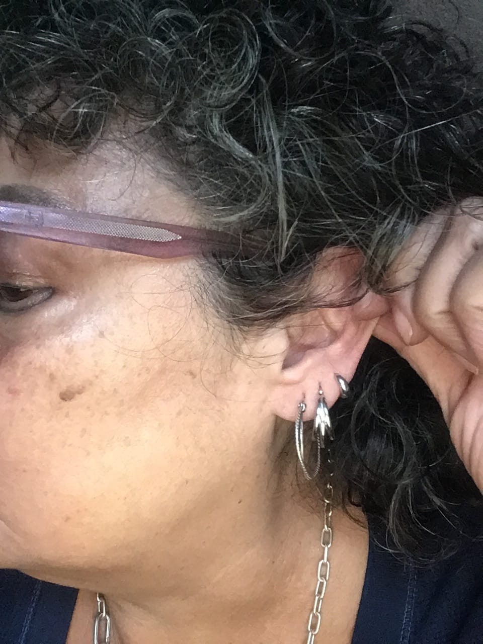 Customer photo review of Aretes Nudos de Elegancia