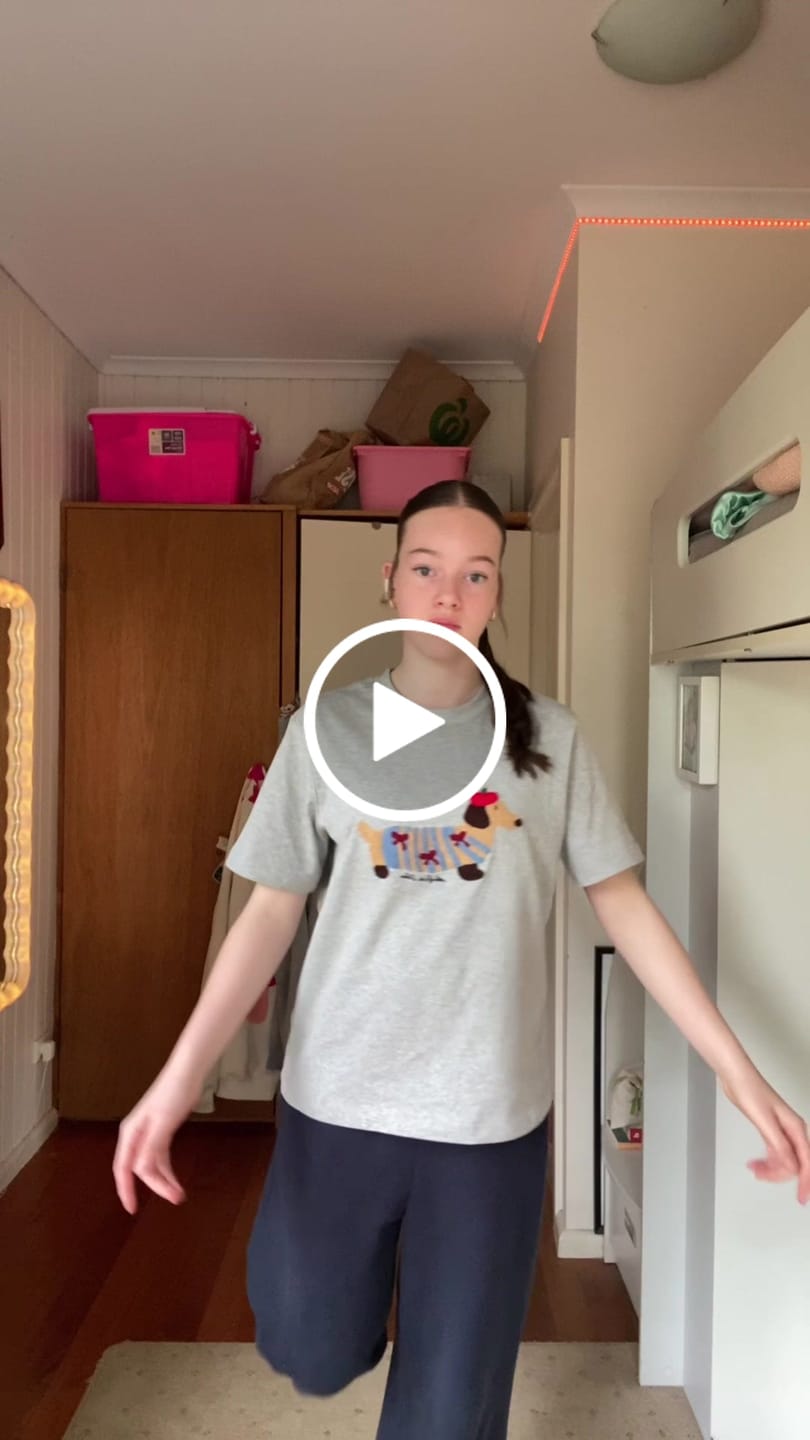 Customer video review of Aelfric Eden Cartoon Dog Embroidery Tee