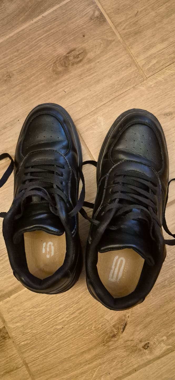 Customer photo review of ELEVATESHOES VITAL COMFORT