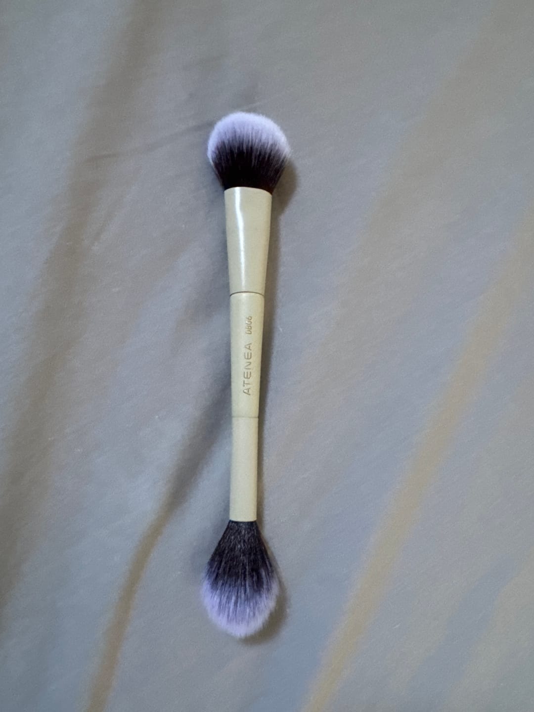 Customer photo review of BROCHA DUO ILUMINADOR Y POLVO SUELTO
