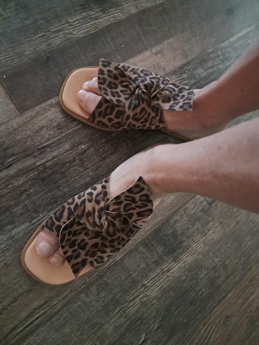 Customer photo review of Sandalia Mujer / Fiofio Leopardo
