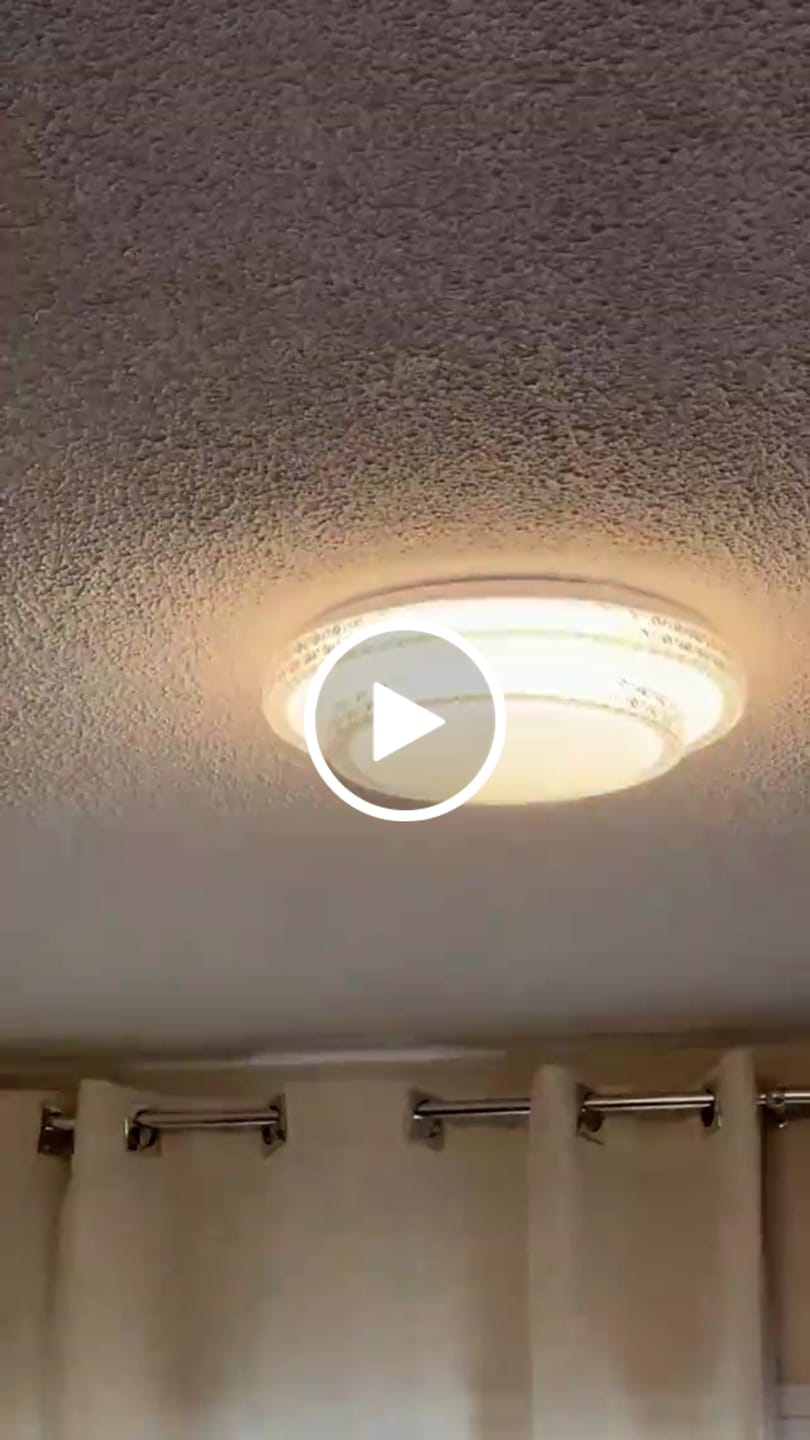 Customer video review of Luminária de Teto Plafon LED Moderno com 3 Cores de Luz