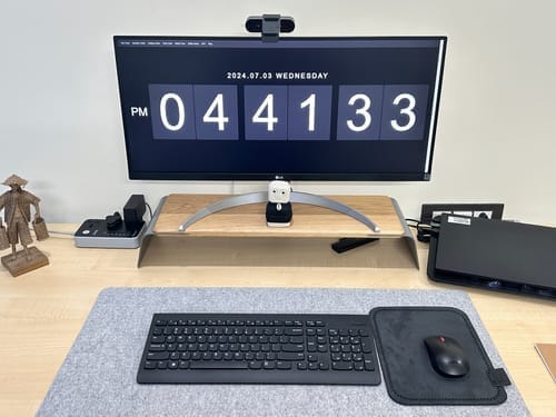 Customer photo review of SOAR MONITOR STAND