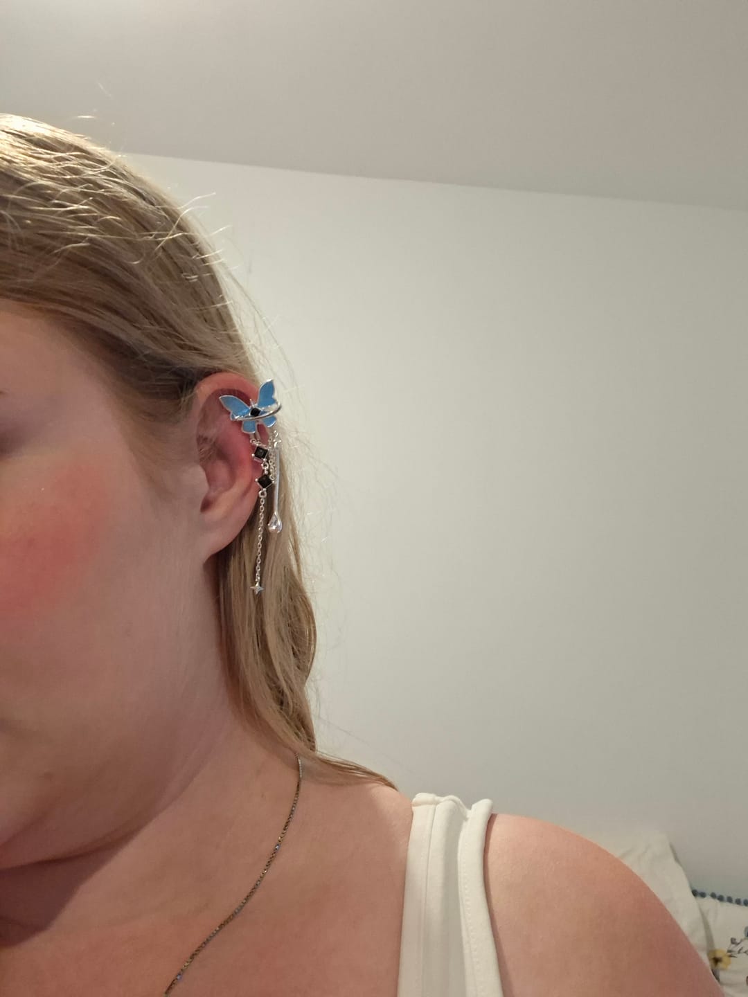 Customer photo review of SKZ Lose My Breath earcuff