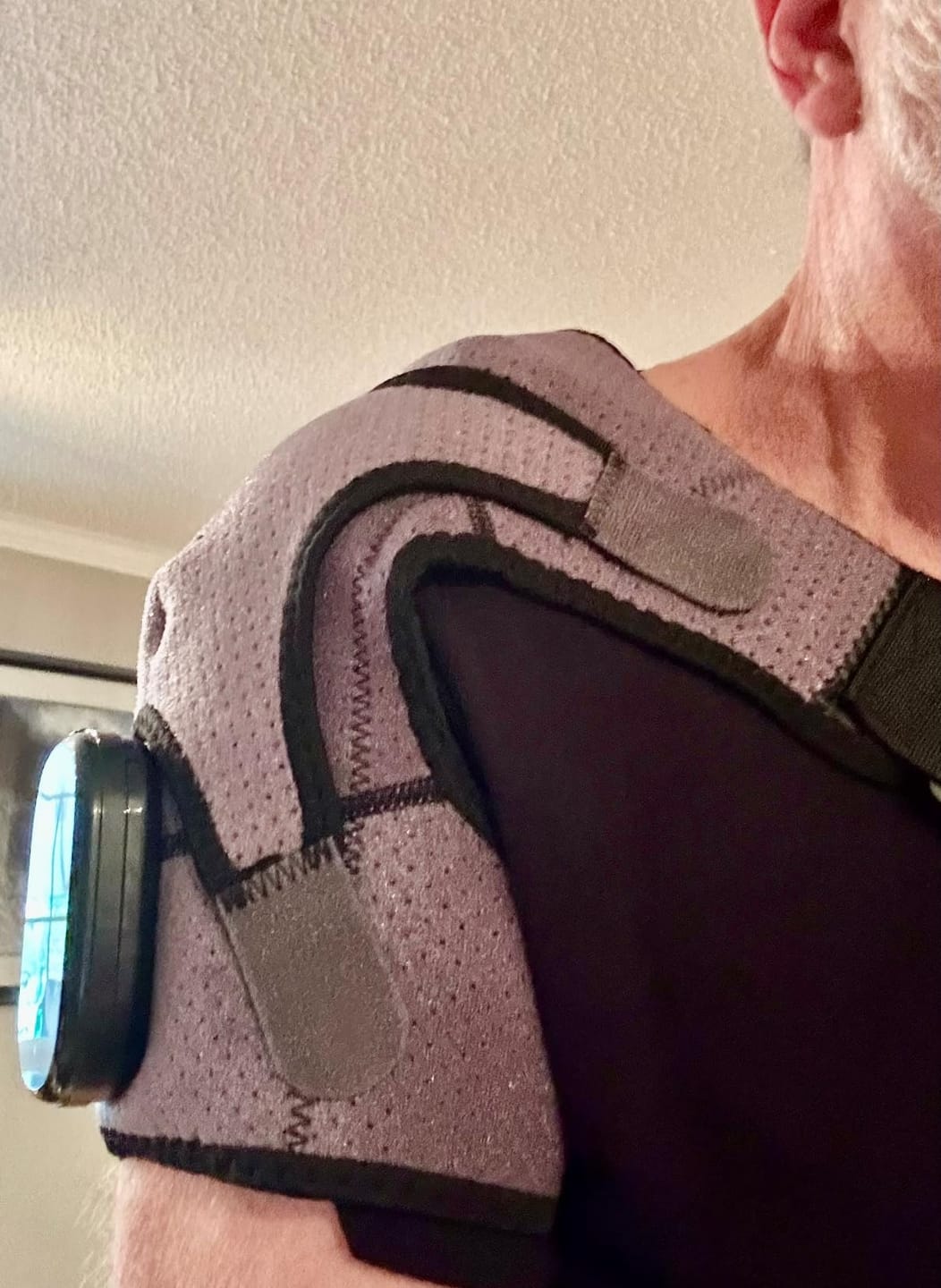 Customer photo review of Wisemed Shoulder Massager
