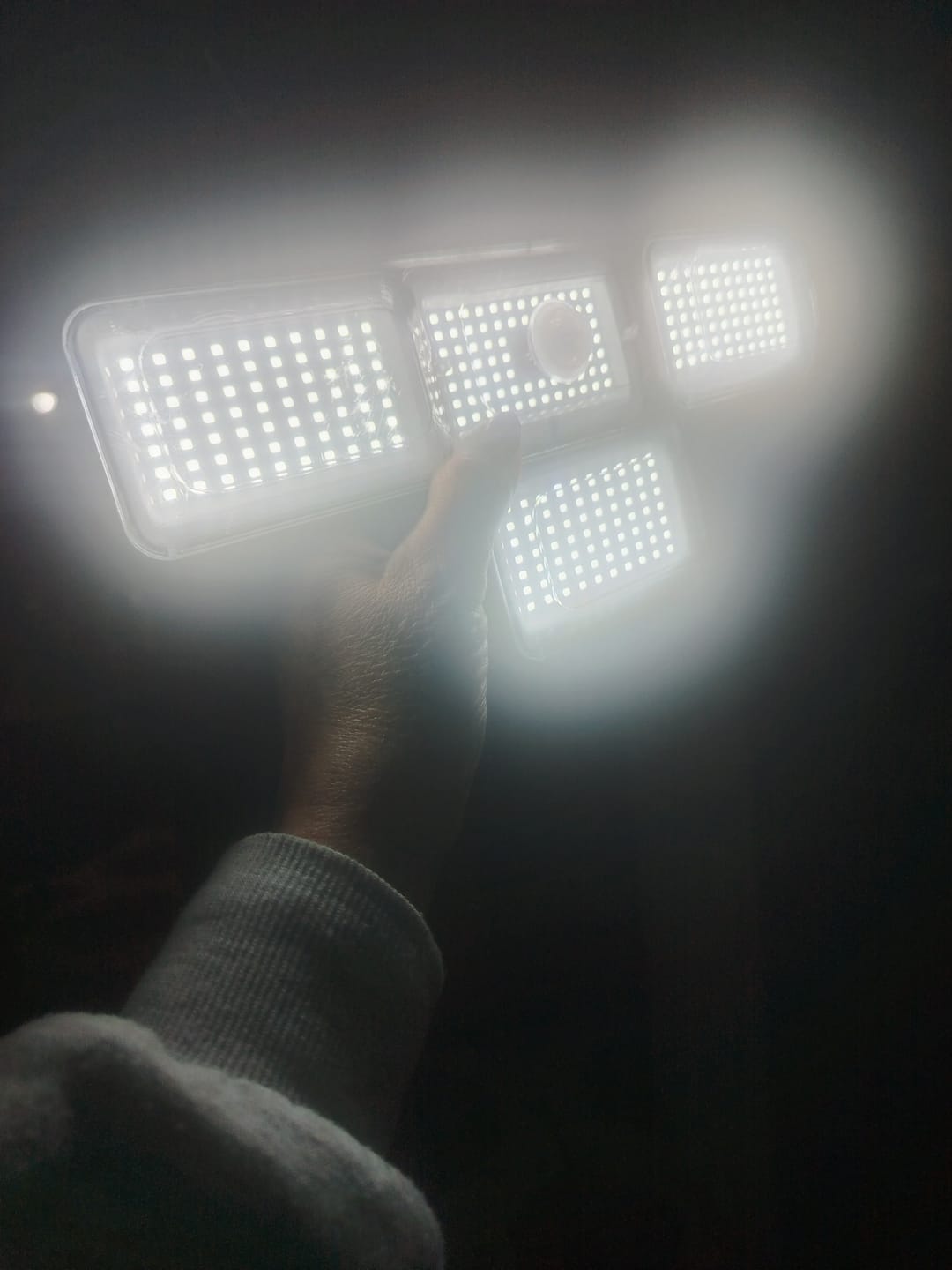 Customer photo review of Foco con Panel Solar con 4 Focos Extensible | SolarBeam