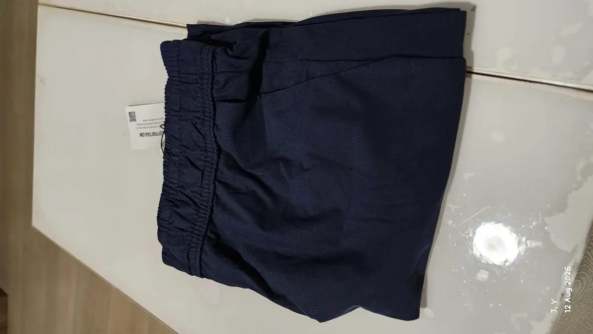 Customer photo review of Everyday Stretch Shorts