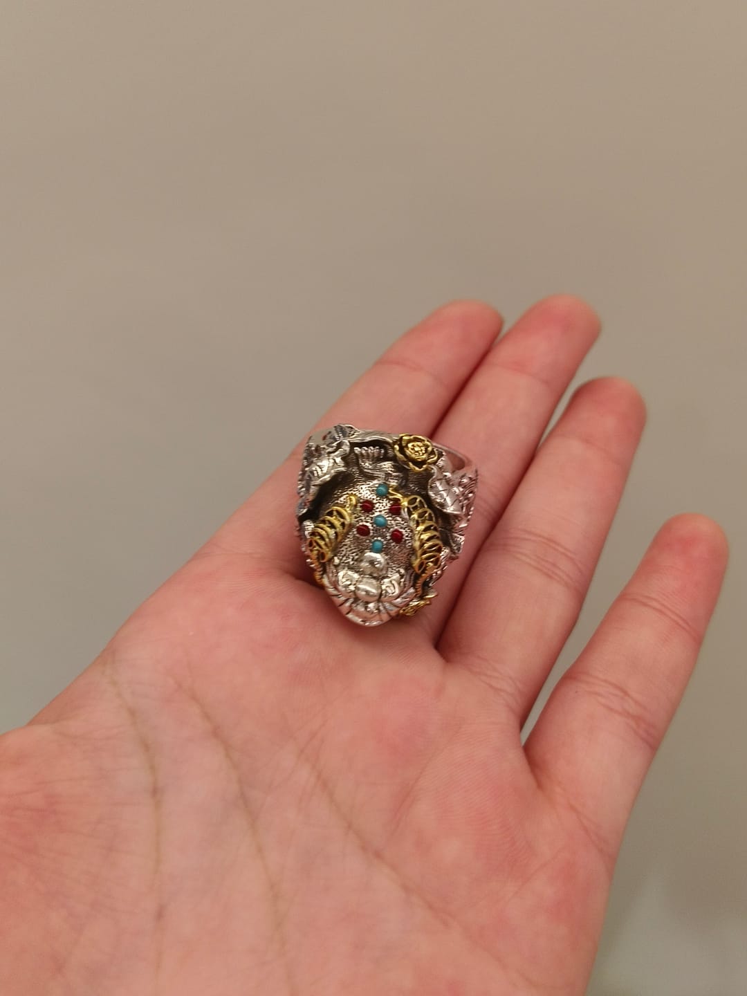 Customer photo review of FuAttract Wealth Luck & Blessings Golden Toad Inlaid Vintage Ring
