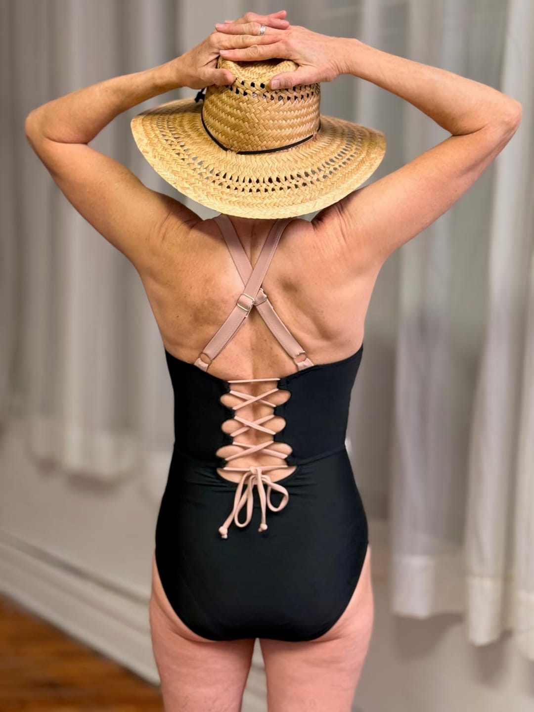 Customer photo review of Emoswimsuit - Women's One Piece Swimsuit Slimming Tummy Control Bathing Suit
