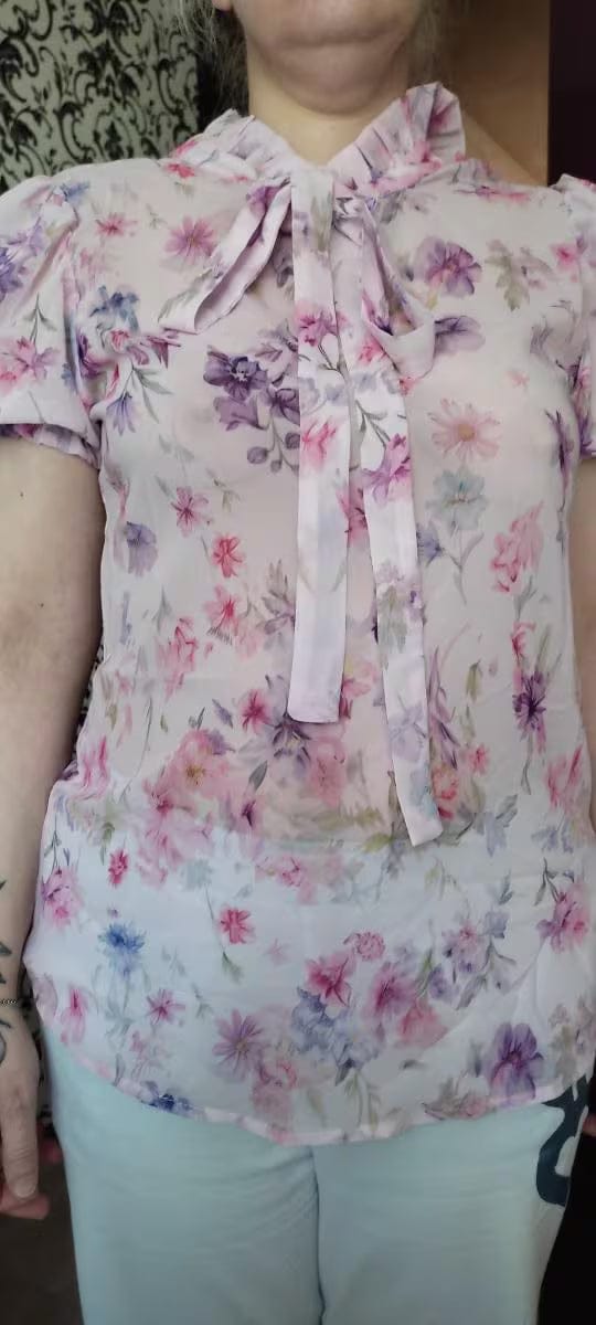 Customer photo review of Çiçek Detaylı Şifon Bluz