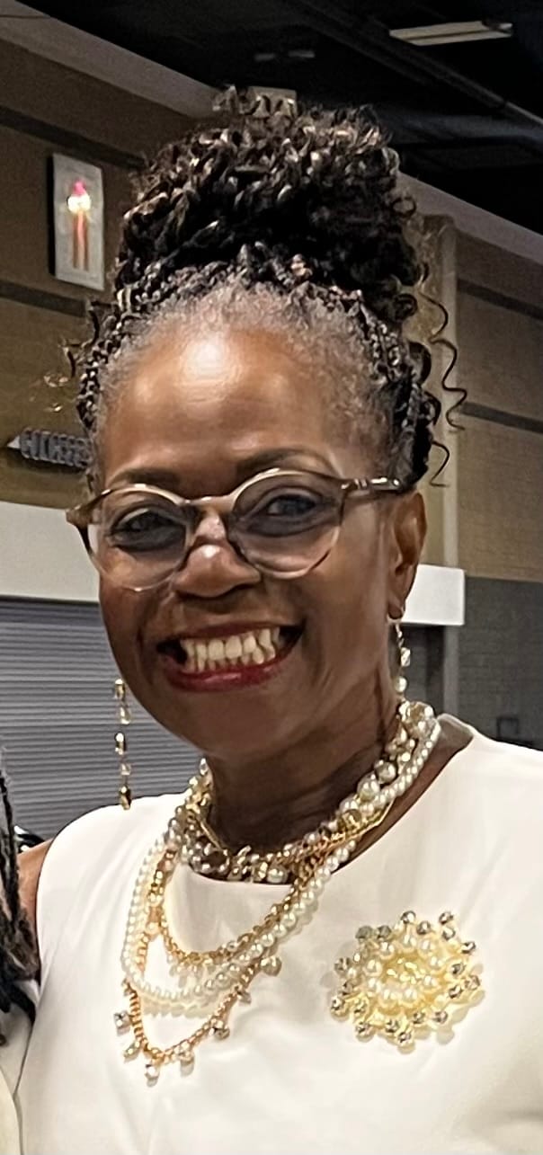 Customer photo review of DST-- 9 Pearl Custom Brooch