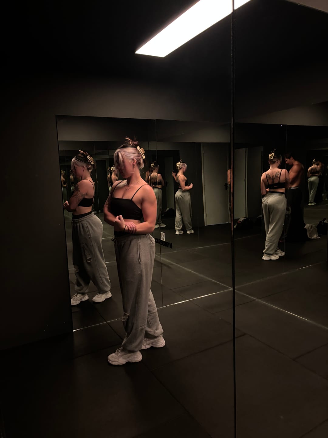 Customer photo review of 2054 - Gold's Iron Legacy Layered Joggers