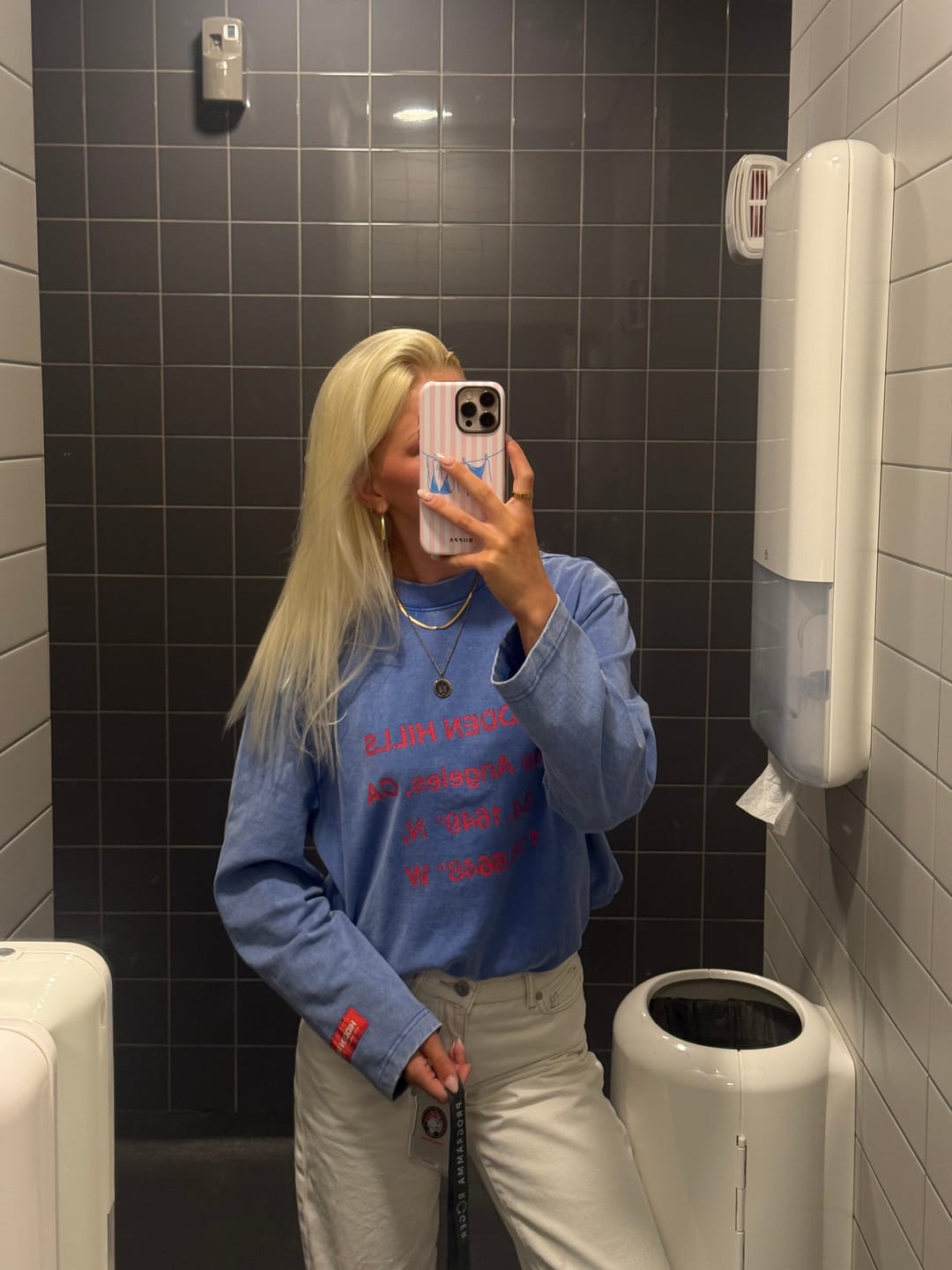 Customer photo review of VINTAGE LOGO WASHED LONGSLEEVE T-SHIRT SKY BLUE/RED