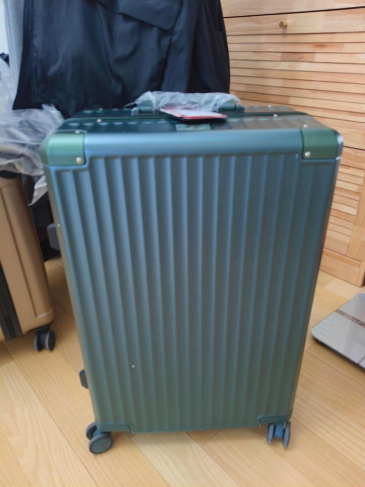 Customer photo review of Captain Aluminum Frame Check-In