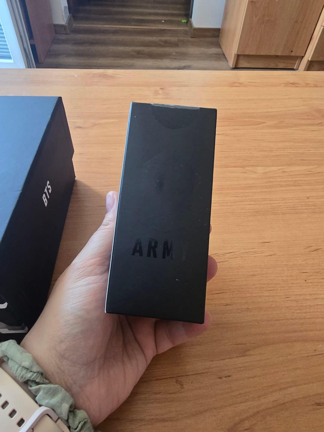Customer photo review of BTS - OFFICIAL LIGHT STICK VER.4 KEYRING
