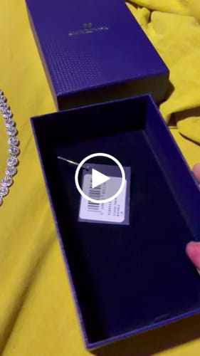 Customer video review of SET CONJUNTO COLLAR + PULSERA + ARETES SWAROVSKI ANGELIC HALO