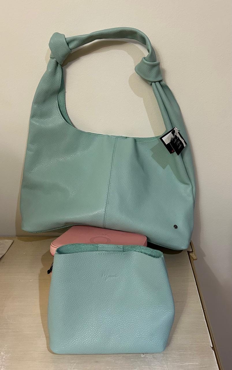 Customer photo review of Bolso Hobo Mod Inglaterra  *Verde Menta*