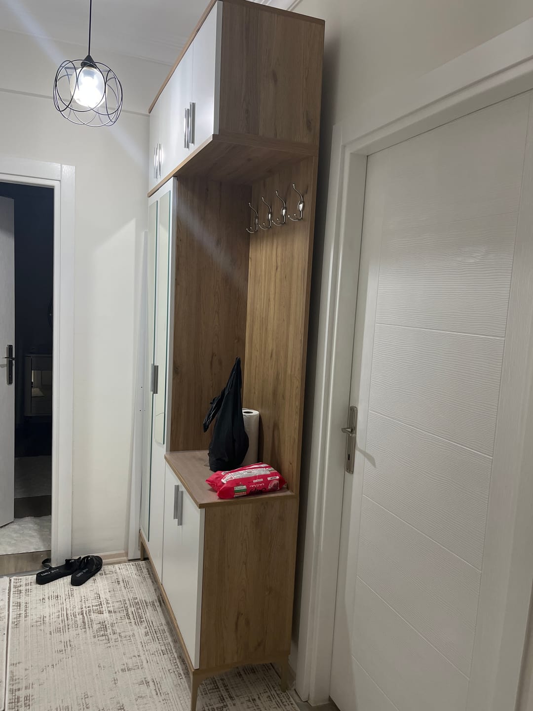 Customer photo review of Rani EA153 Modern Portmanto 8 Kapaklı Aynalı Raflı Askılı Ayakkabılık Vestiyer Sepet Ceviz - Beyaz