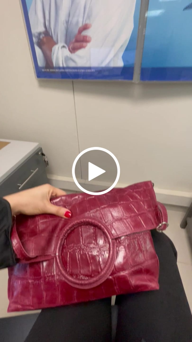 Customer video review of Cartera Aitana Cherry