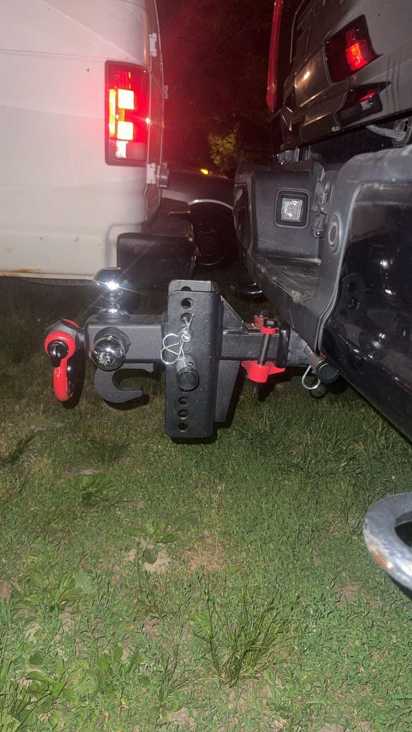 Customer photo review of TYT Adjustable Tri-Ball Hitch for 2″ Receiver – Up to 10K GTW
