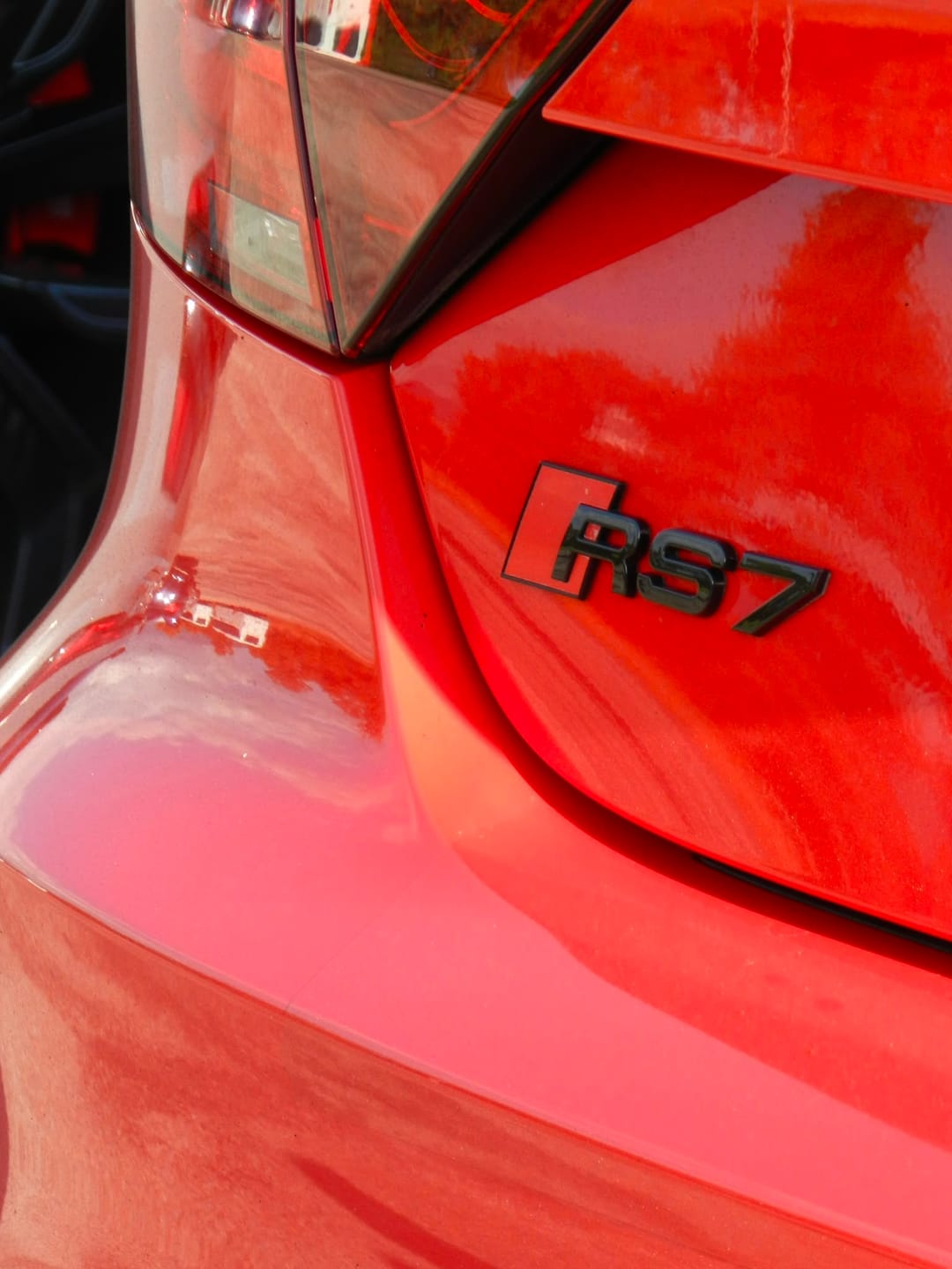 Customer photo review of Logo Audi 1.8T 2.0T 3.0T 3.2 4.2 V6T V8T V10 W12