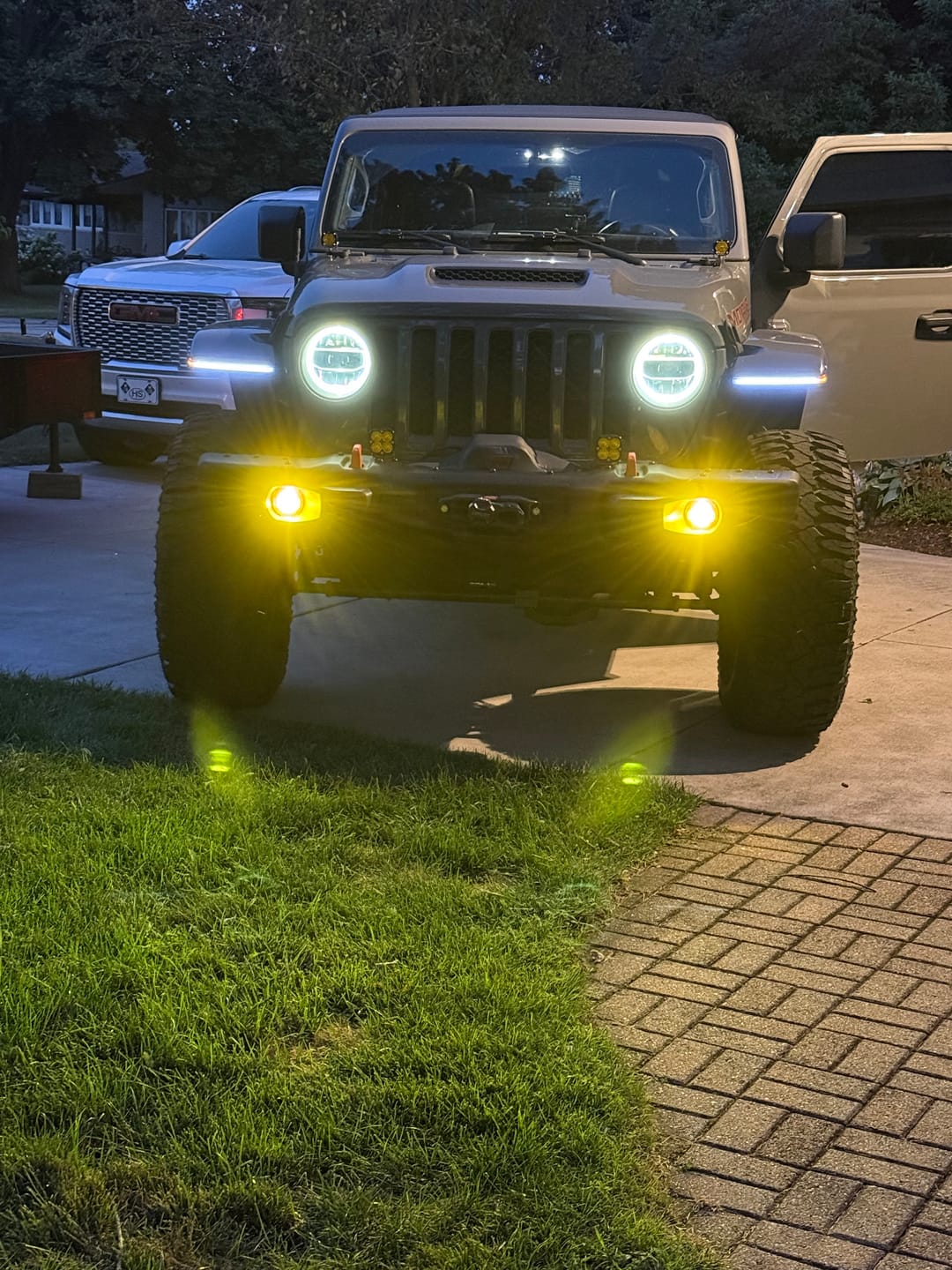 Customer photo review of Elite Series Fog Lamps for 2020-2026 Jeep JT Gladiator (pair)