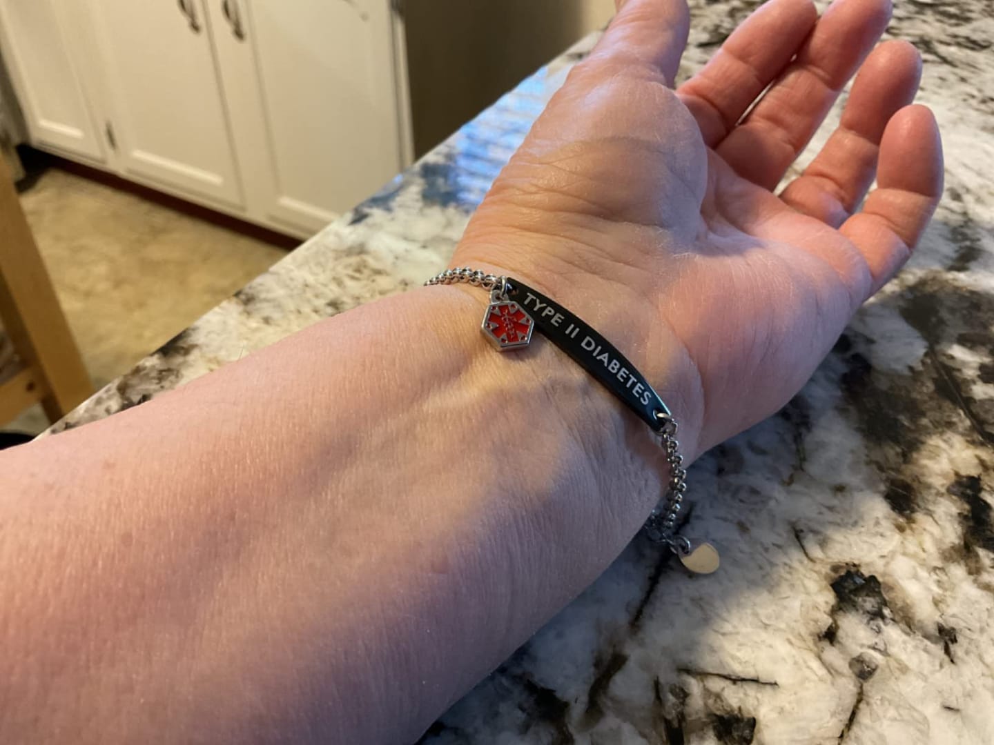 Customer photo review of Bracelet d'Alerte Diabète