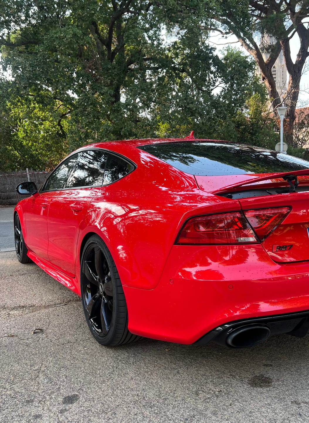 Customer photo review of Logo / Badge Audi RS3 / RS4 / RS5 / RS6 / RS7 / RSQ3 / RSQ8 Noir