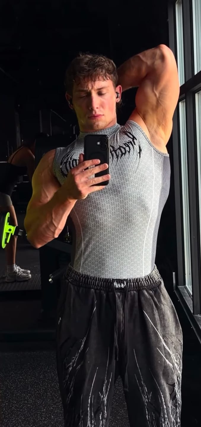 Customer photo review of Doom Tech™ Armored Cut-off Compression [DIVINE WHITE]