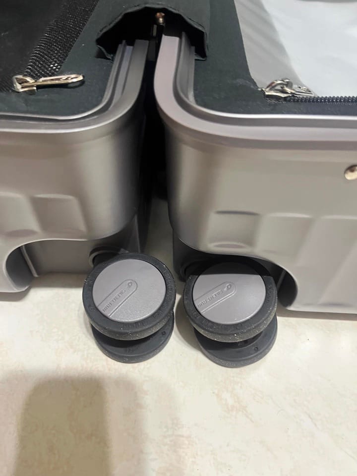Customer photo review of Captain Aluminum Frame Check-In