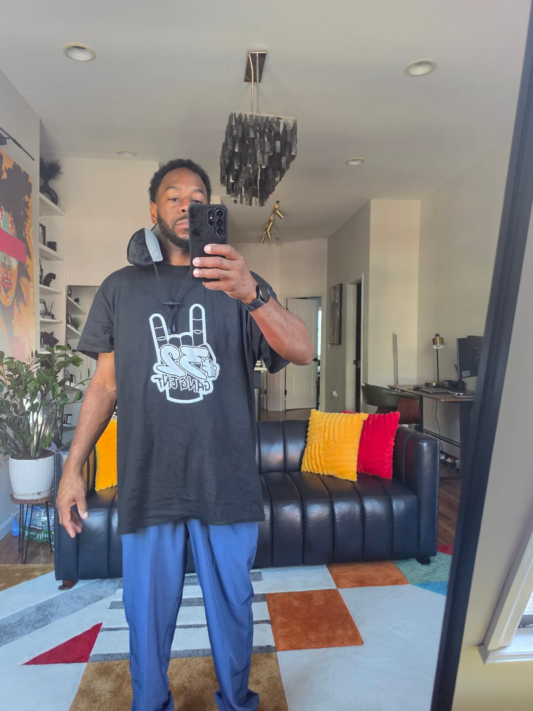 Customer photo review of 32 GANG BUDGET TEE