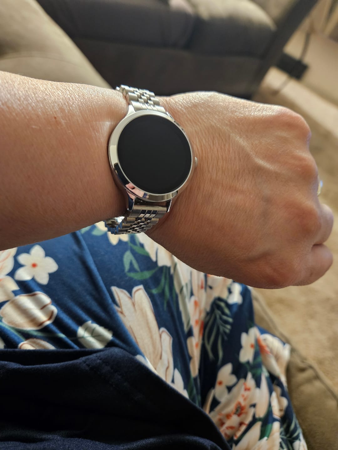 Customer photo review of NOVACCHI SOLARA Petite — Women's Smartwatch for Small Wrists