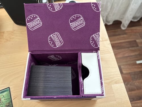 Customer photo review of 20 Chicken Nuggets Deckbox